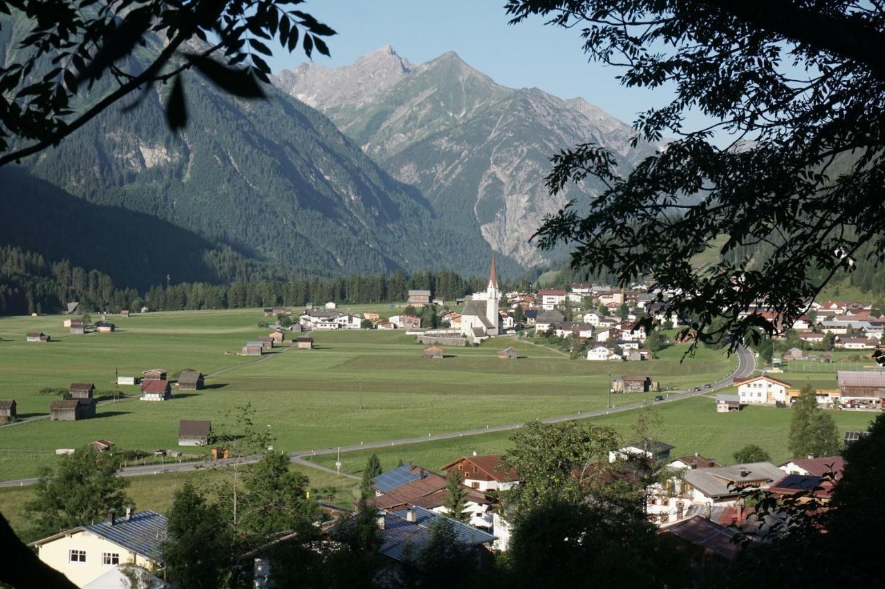 Haus Walch Bed & Breakfast Elbigenalp Exterior photo