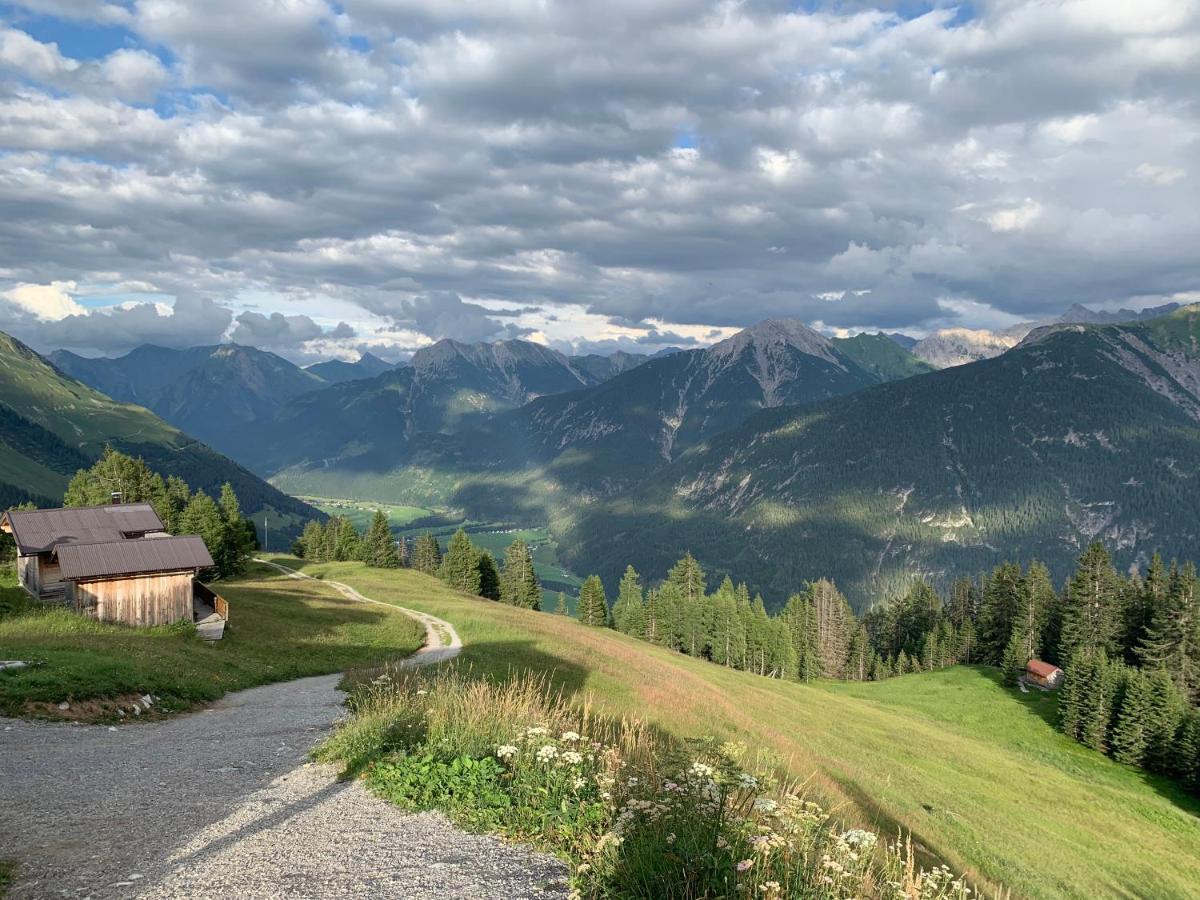 Haus Walch Bed & Breakfast Elbigenalp Exterior photo