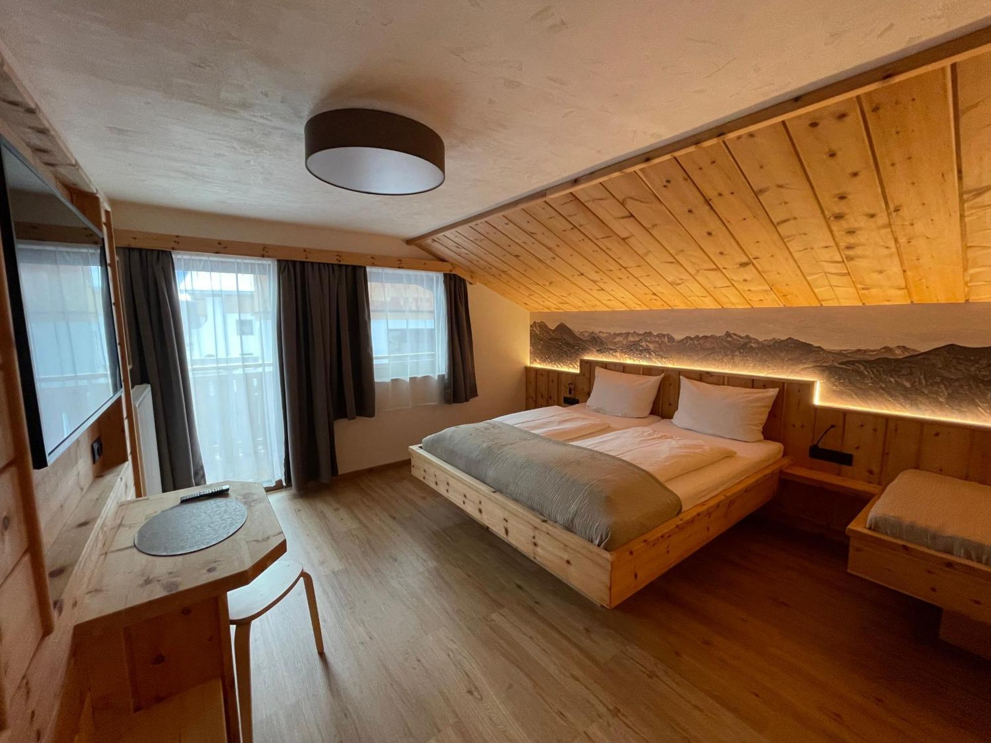 Haus Walch Bed & Breakfast Elbigenalp Room photo